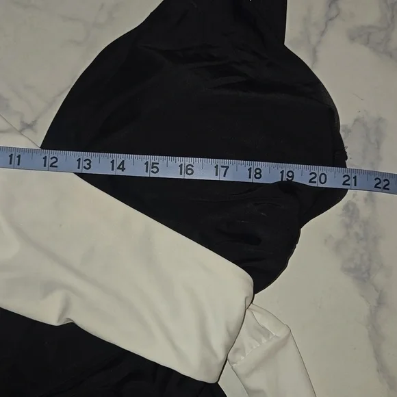 Raisins Curve Black Trendy Plus Size Colorblocked One Piece Swimsuit SZ:20W - Picture 11 of 12